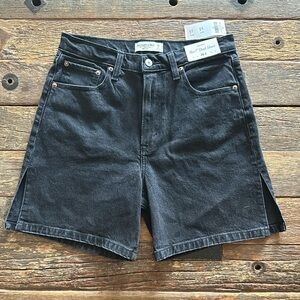 NWT Abercrombie 7” dad short with side slits